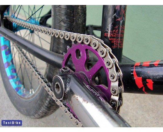 The Shadow Conspiracy Interlock V2 2011, ubi16 képe lánc